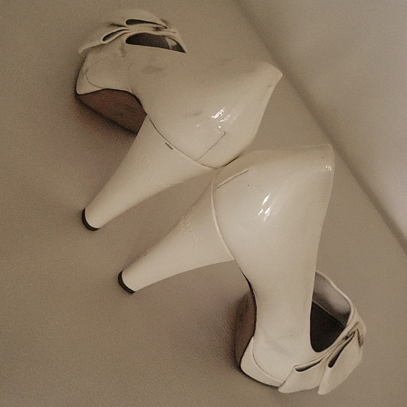 Louis Vuitton - Picture 4 of 12